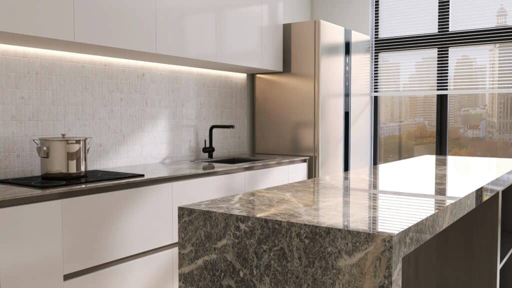 Cuisine moderne marbre et minimalisme design Cuisine moderne minimaliste avec îlot en marbre foncé brillant, éclairage sous les armoires claires et vue urbaine par la fenêtre à stores vénitiens.